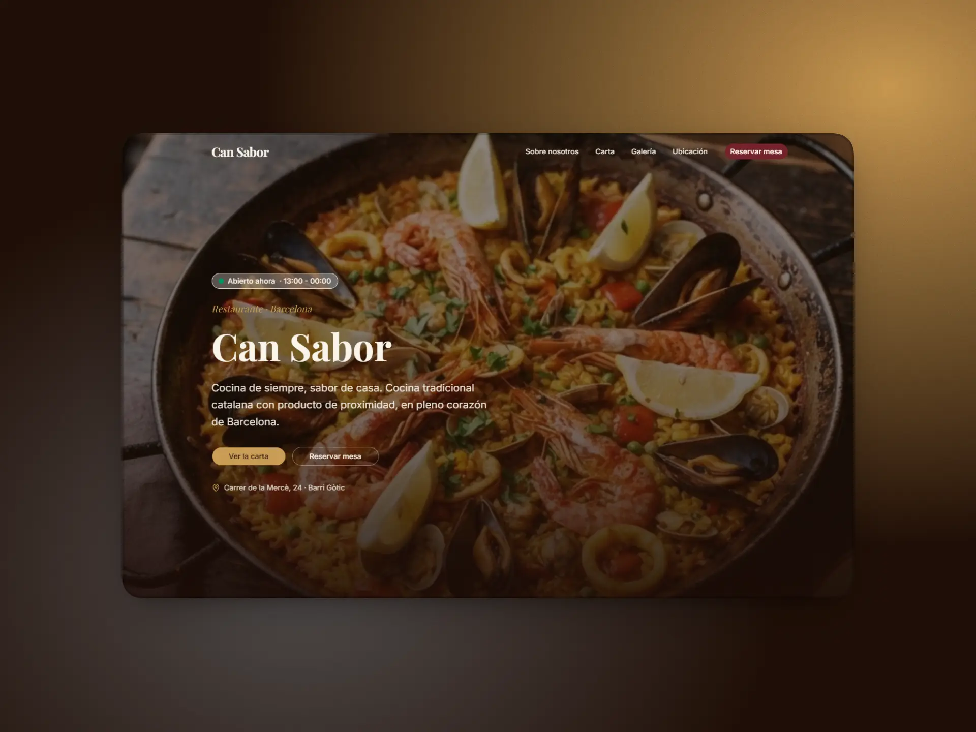 Mockup de una web profesional moderna mostrada en portátil y móvil